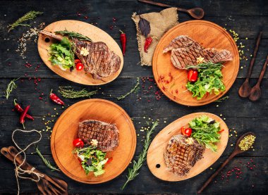 Farklı iştah açıcı biftekler.