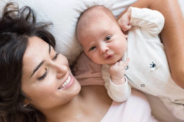 Madre con bebé — Foto de Stock