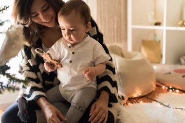 Anne ve bebek Noel ağacı süsleme.
