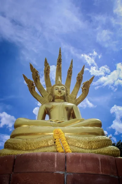 Buda com o céu — Fotografia de Stock