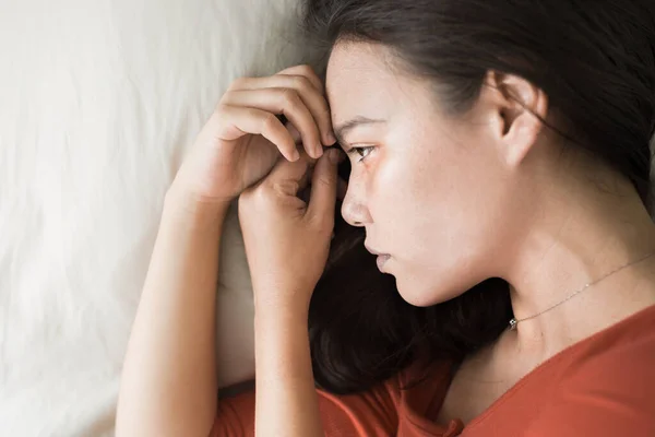 Een Vrouw Die Lijdt Aan Diepe Depressie Denken Haar Problemen — Stockfoto