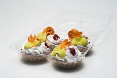 Saydam bir kutu keke