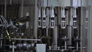 Otomatik cam şişe konveyör. 4k