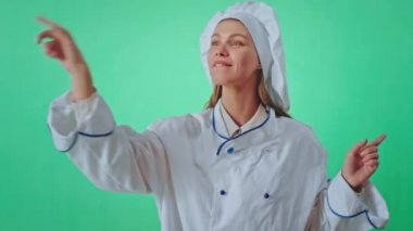 Chroma anahtar fırıncı kadın çok karizmatik ve güzel düşünceli bir yüzü var sonra aklına bir fikir geliyor ve büyük bir gülümsemeyle heyecanlanıyor