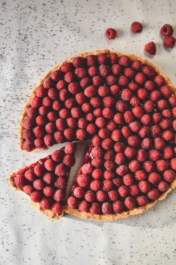 Ahududulu tart tatlı