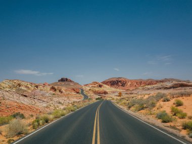 yol yaz dağlarında