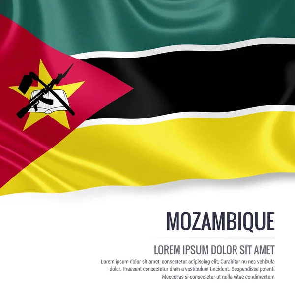 Bandiera del Mozambico. Bandiera di seta del Mozambico sventola su uno sfondo bianco isolato con l'area di testo bianco per il messaggio di annuncio. Rendering 3D . — Foto Stock