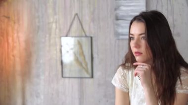 nazik kız Vintage içinde poz