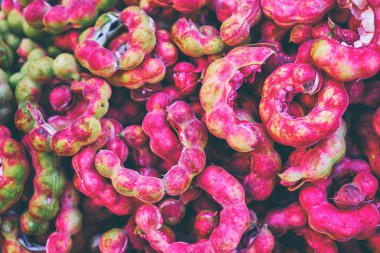 Renkli pembe ham demirhindi.