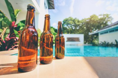 Üç şişe bira