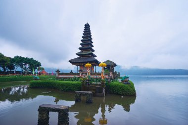 Hindu Tapınağı Pura Ulun Tuna 