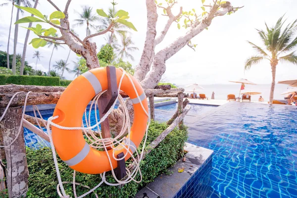 Decoración Lifebuoy en resort al aire libre — Foto de Stock