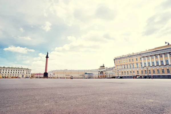 Plac Pałacowy w czasie dnia — Zdjęcie stockowe