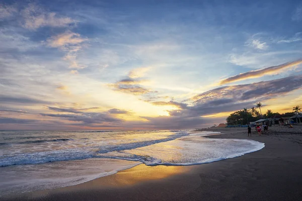 Zonsondergang op zee — Stockfoto