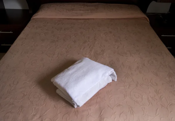 clean linen on the bed
