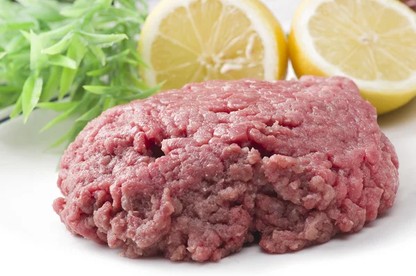 Minced horse meat