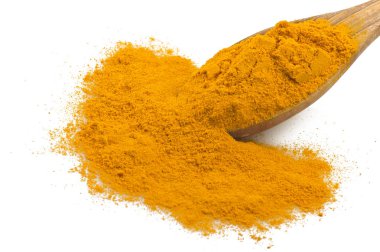 zerdeçal kök ve bazı dilimleri