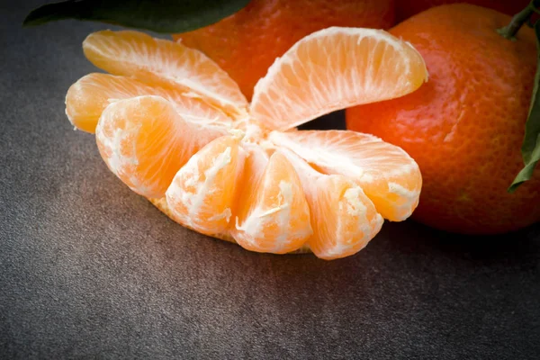 Olgun portakal mandalina karanfil — Stok fotoğraf