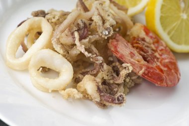 Kızarmış Balık karışık