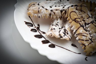 Tipik İtalyan pasta Chiacchere