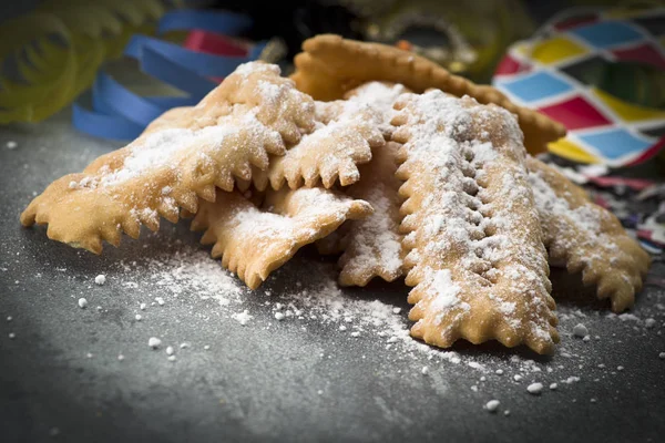 Típico pastel italiano Chiacchere —  Fotos de Stock
