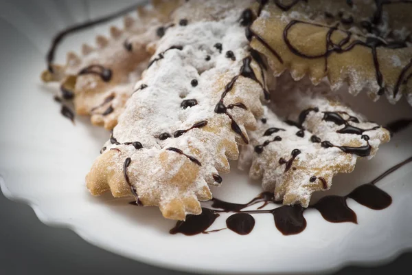 Típico pastel italiano Chiacchere —  Fotos de Stock