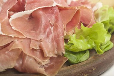 salata ve Parma ham 