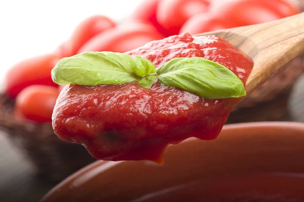 Wooden Spoon Tomato Sauce Basil — Stock Photo, Image