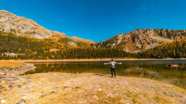 Palu Gölü 'nün İtalya' sı Valmalenco Sondrio Sondrio Sonbaharın ilk günleri