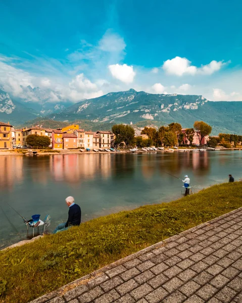 Πανοραμική Θέα Στη Λίμνη Lecco Στην Ιταλία Μια Όμορφη Μέρα — Φωτογραφία Αρχείου