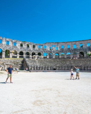 Pula, Hırvatistan 'ın kuzey Adriyatik Denizi kıyısında bir kenttir. 