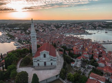 Rovinj, Hırvatistan 'ın kuzey Adriyatik Denizi kıyısında bir kenttir. 