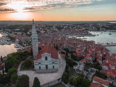 Rovinj, Hırvatistan 'ın kuzey Adriyatik Denizi kıyısında bir kenttir. 