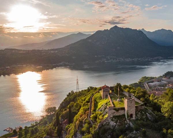 Innominato Kalesi Talya Nın Lombardy Şehrindeki Lecco Vercurago Belediyeleri Arasında — Stok fotoğraf