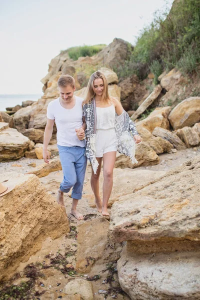 Young beautiful couple — Stock Photo, Image