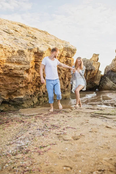 Young beautiful couple — Stock Photo, Image