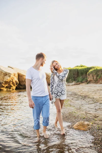 Young beautiful couple — Stock Photo, Image