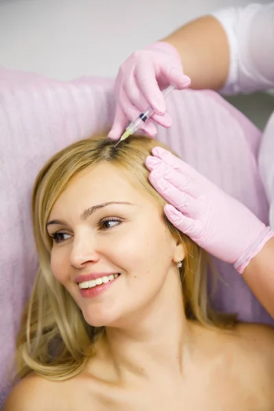 Blonde Young Woman Mesotherapy Procedure Hair Beauty Salon — Stock Photo, Image