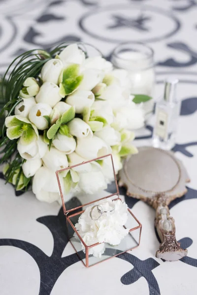 Bonito Buquê Noiva Decoração Casamento Anéis Casamento — Fotografia de Stock