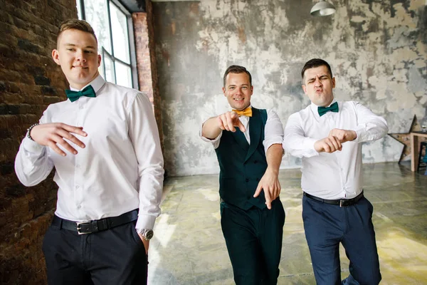 Groom His Two Friends Having Fun Apartment — Stock Photo, Image