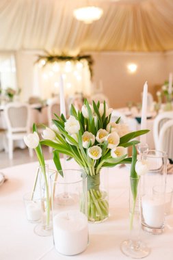 Güzel düğün dekoru, restoran, tören