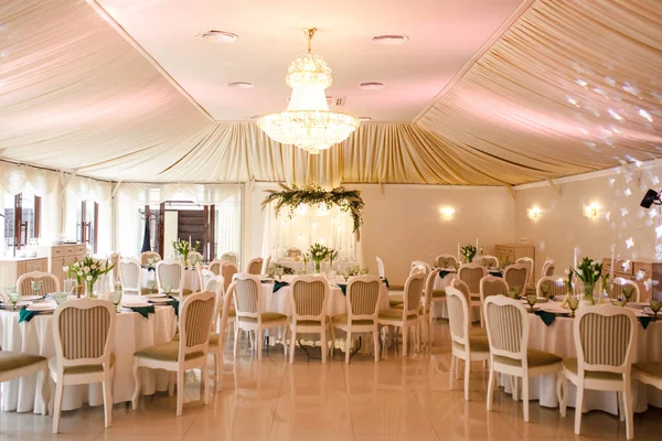 Schöne Hochzeitsdekoration Restaurant Zeremonie — Stockfoto