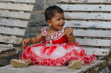 Goa, Hindistan - 29 Şubat 2017 mutlu ifade ile Hint küçük çocuk.