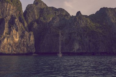 Tatil arka plan - tropik ada tatil ile - Phi Phi Island, Krabi il, Tayland seyahat. Tonda