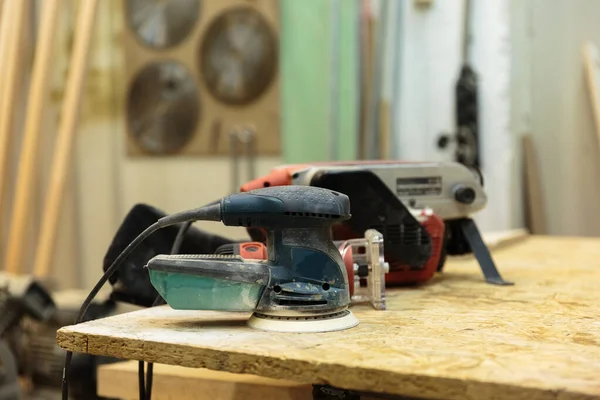 Jig saw ile lazer iş başında — Stok fotoğraf