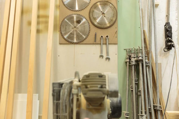 set marangozlar ve Aracı'nın tne odun talaşı