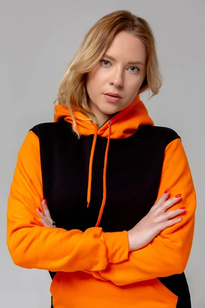 Femme Sweat Capuche Noir Orange Maquette Pour Logo Design Marque — Photo
