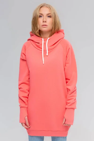 Vrouw Roze Lange Hoodie Model Voor Logo Branding Ontwerp — Stockfoto
