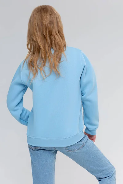 Czysta Bluza Odizolowana Kobieta Nosi Zwykłą Bluzę Kapturem Prosta Prezentacja — Zdjęcie stockowe