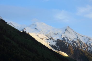 Mont Blanc, Chamonix, İsviçre yakınındaki bir Alp dağ manzarası görünümünü